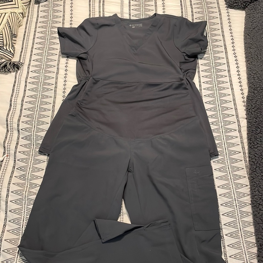 Med Couture XS pewter scrub set